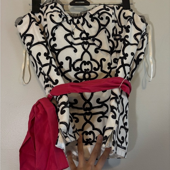 Y2K White Black Lace Corset Strapless with Pink Sash Patterned Top - Size Medium - Picture 11 of 13